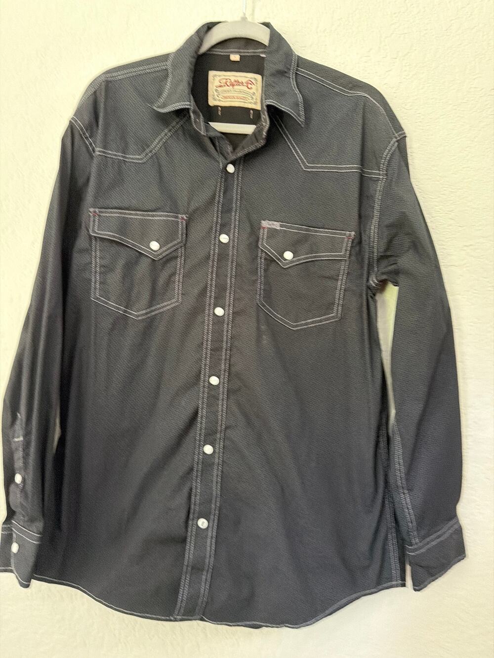 Rafter C button down size L